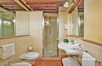 Landhaus kaufen Asciano, Toskana:  RIF 2992 Badezimmer 1