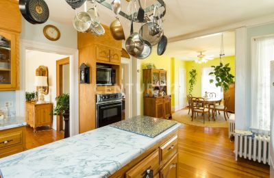 Historische Villa kaufen Yarmouth, Beaver River Road 56, Nouvelle-Écosse:  Kücheninsel Blick Essbereich