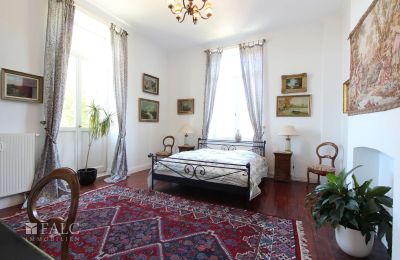 Schloss kaufen Fays, Wallonien, Schlafzimmer im 1.OG des zweiten Traktes