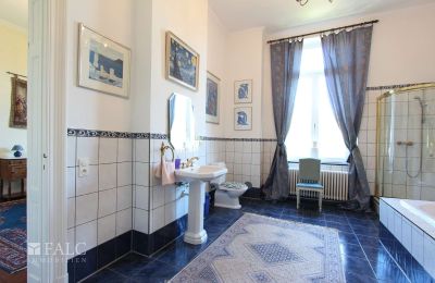Schloss kaufen Fays, Wallonien, Badezimmer im 1.OG des zweiten Traktes
