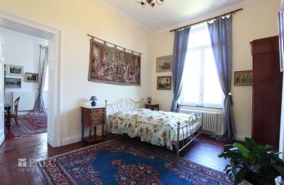 Schloss kaufen Fays, Wallonien, Zweites Schlafzimmer im 1.OG des zweiten Traktes