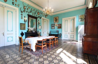 Schloss kaufen Fays, Wallonien, Großzügiges Küchenambiente mit Sonnenausrichtung