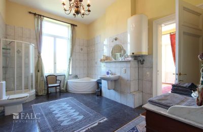 Schloss kaufen Fays, Wallonien, Badezimmer im 1.OG