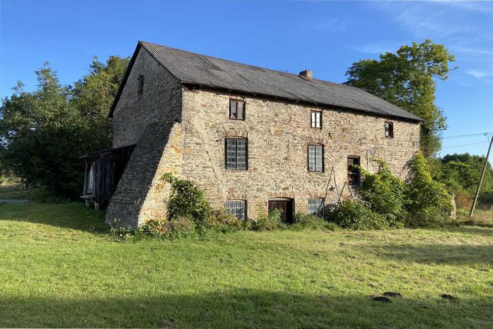 Fotos Historische Mühle mit Nebengebäuden und großem Grundstück
