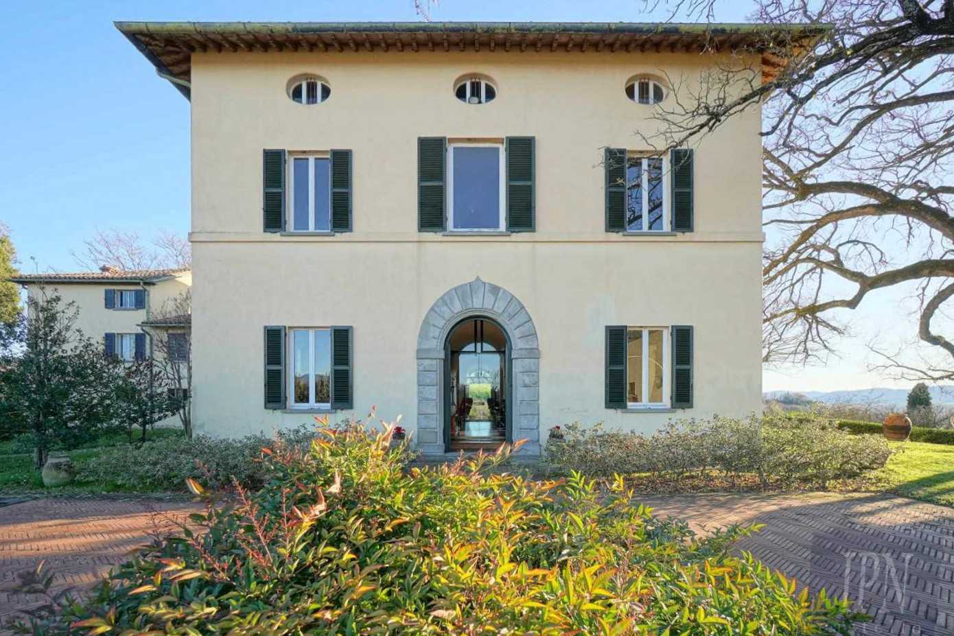 Fotos Historische Villa in Umbrien über dem Tal des Tiber