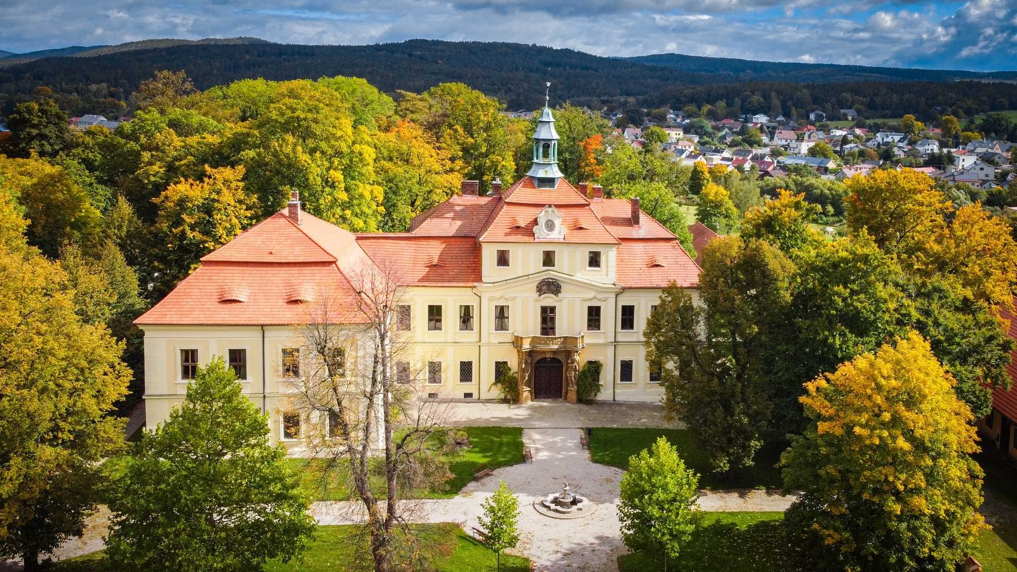 Fotos Schloss in Mirošov bei Pilsen, Westböhmen