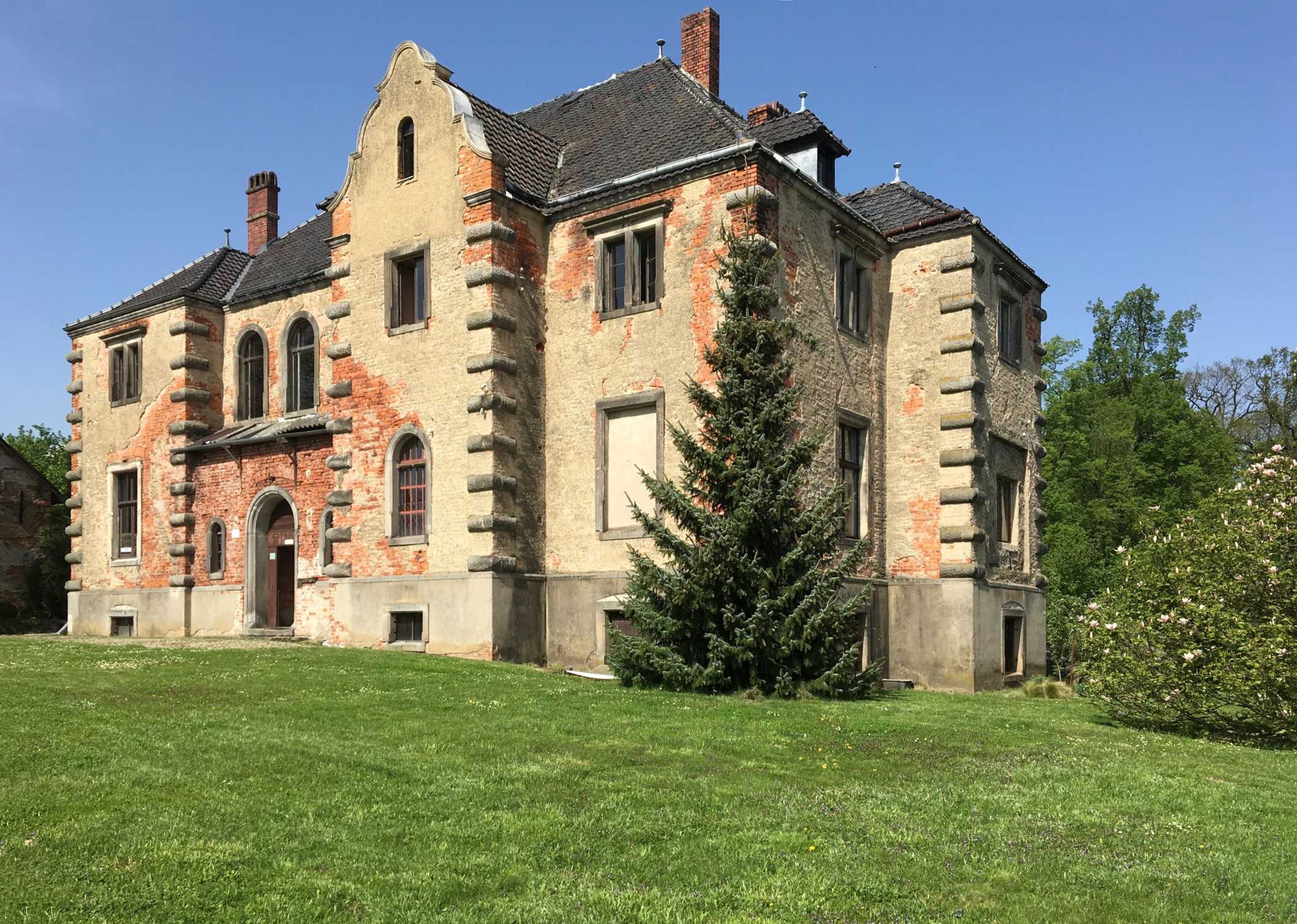 Fotos Herrenhaus bei Breslau mit Park und See