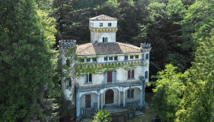 Historische Villa kaufen 28838 Stresa, Piemont,  Italien