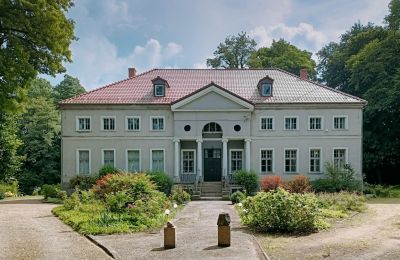 Schloss Sławnikowice, Niederschlesien