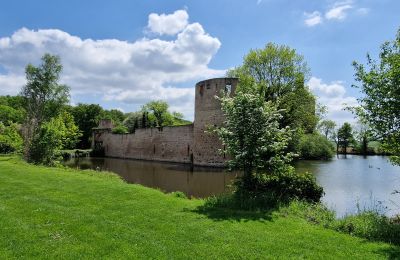 Burg kaufen 53881 Wißkirchen, Burg Veynau 1, Nordrhein-Westfalen:  