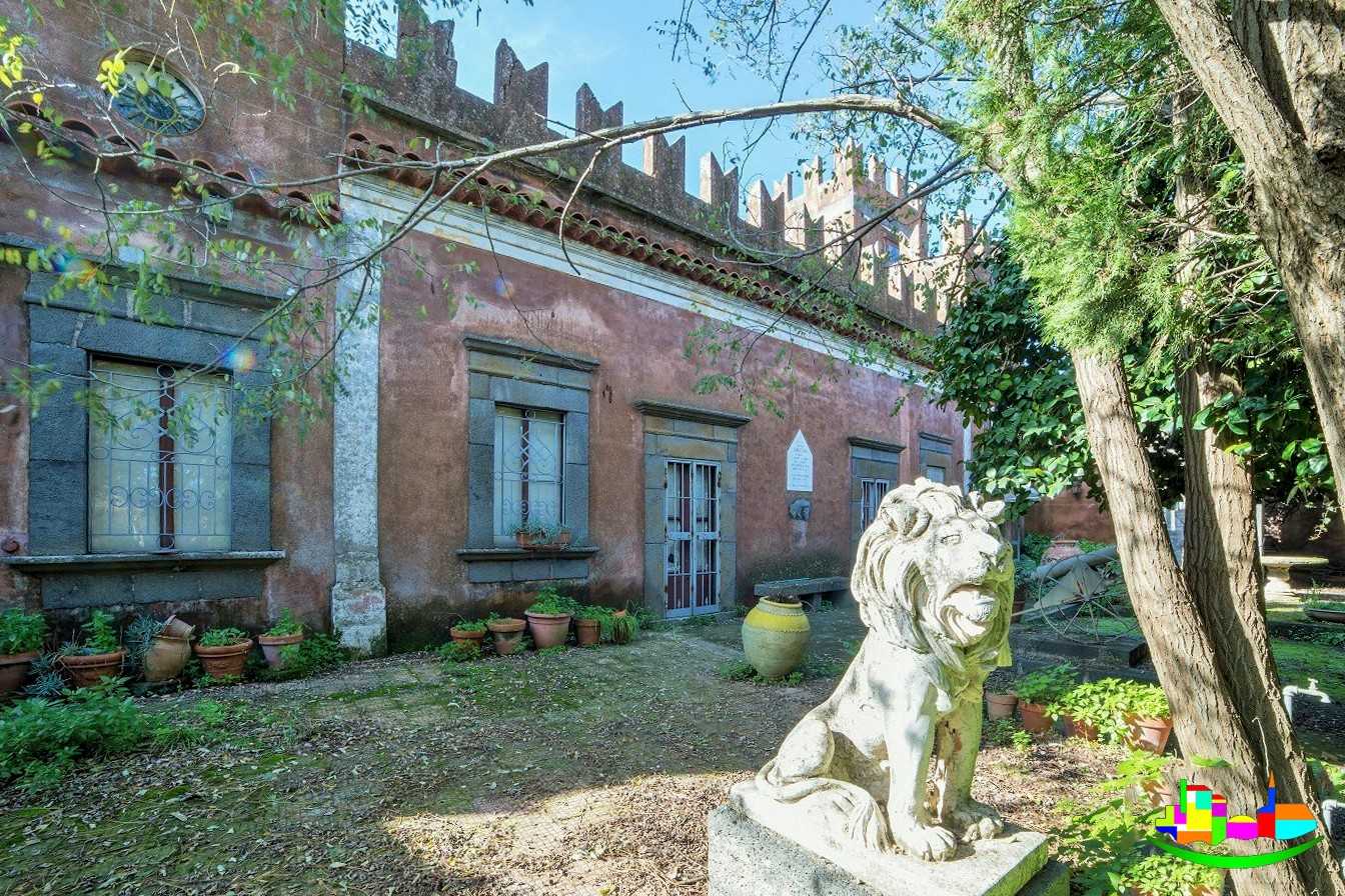 Fotos Schloss mit Garten zum Verkauf in Sizilien