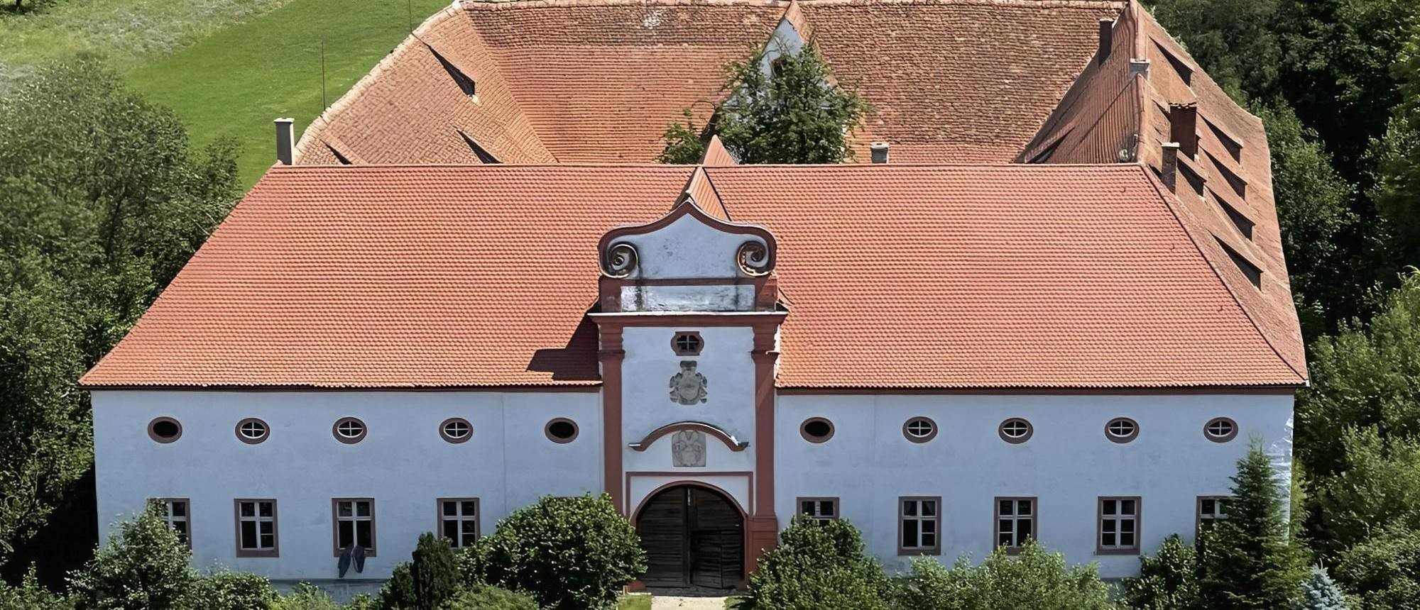 Fotos Barockschloss in Bayern nahe Brombachsee mit Nahwärme beheizt