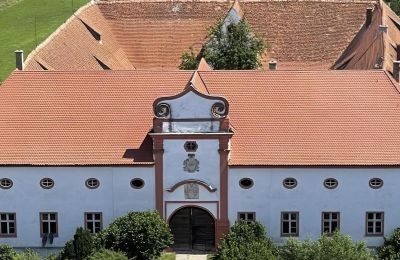 Charakterimmobilien, Barockschloss in Bayern nahe Brombachsee mit Nahwärme beheizt