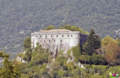 Burg kaufen Abruzzen:  Außenansicht