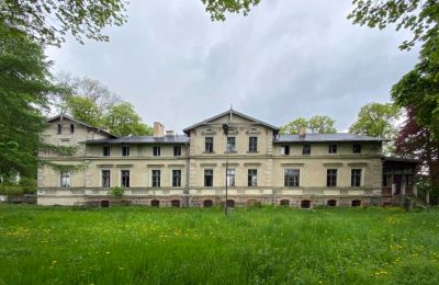 Schloss kaufen Stradzewo, Pałac w Stradzewie, Westpommern, Vorderansicht