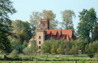 Charakterimmobilien, Historisches Grundstück mit Kirche und Nebengebäude - Grenzregion Masowien-Ermland-Masuren