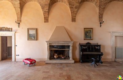 Historische Villa kaufen 05023 Civitella del Lago, Umbrien:  Kamin