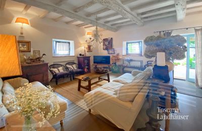 Landhaus kaufen Loro Ciuffenna, Toskana:  RIF 3098 Wohnbereich mit Zugang zum Garten
