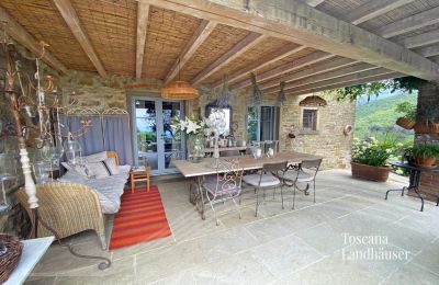 Landhaus kaufen Loro Ciuffenna, Toskana:  RIF 3098 überdachte Terrasse