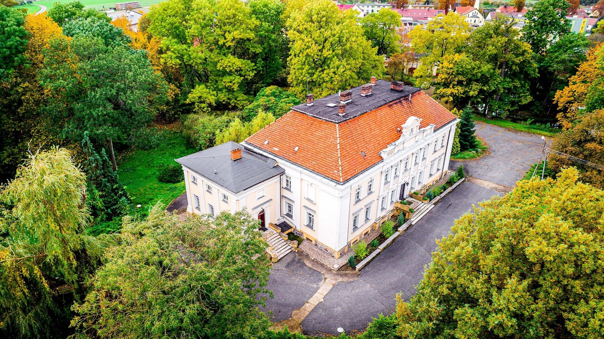 Fotos Klassizistisches Herrenhaus in Gola bei Gostynin, Großpolen