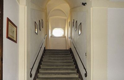Historische Villa kaufen 06063 Magione, Umbrien, Treppe