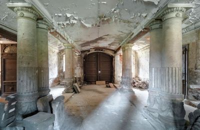Schloss kaufen Bożków, Palac Wilelma von Magnis 1, Niederschlesien, Kutscheneinfahrt