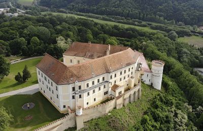 Schloss kaufen Olomoucký kraj, Drohnenfoto