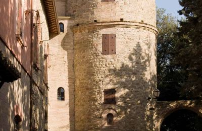 Burg kaufen 06053 Deruta, Umbrien:  Turm