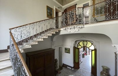 Historische Villa kaufen Verbano-Cusio-Ossola, Intra, Piemont, Treppenhaus