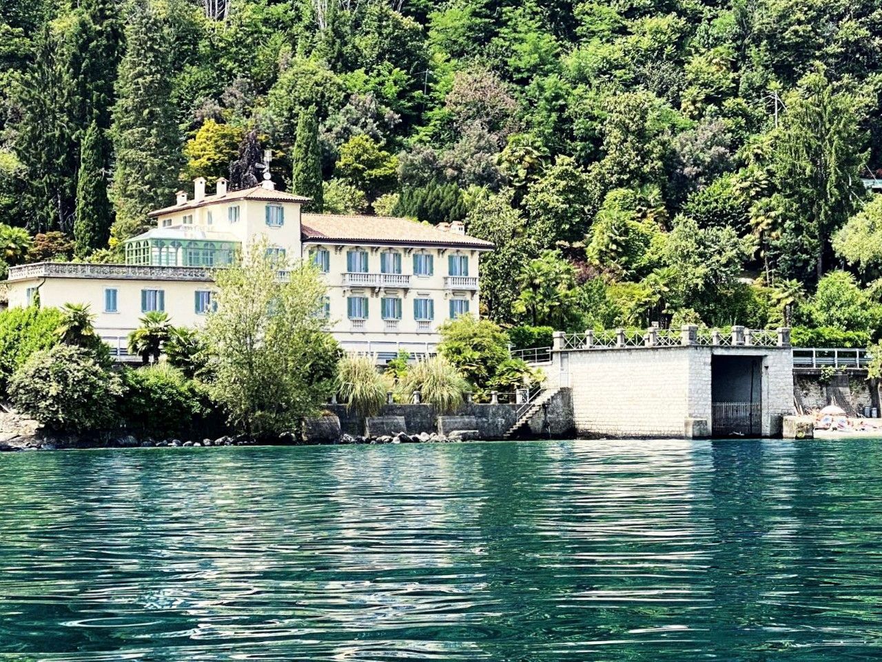 Fotos Villa mit Privatstrand und Bootsanleger