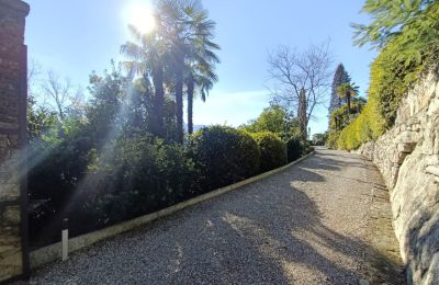 Historische Villa kaufen 28824 Oggebbio, Piemont:  Zufahrt