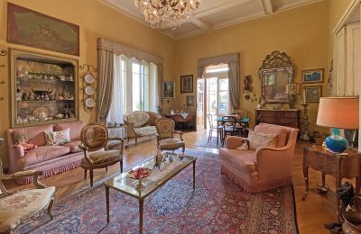 Historische Villa kaufen Verbania, Piemont:  Wohnzimmer