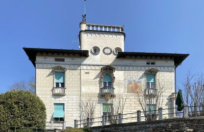 Historische Villa kaufen Verbania, Piemont, Außenansicht