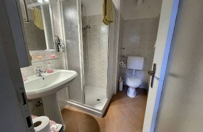 Historische Villa kaufen 28824 Oggebbio, Piemont, Badezimmer