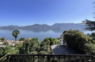 Charakterimmobilien, Seepanorama in Oggebbio: Villa mit Nebengebäude und Garten