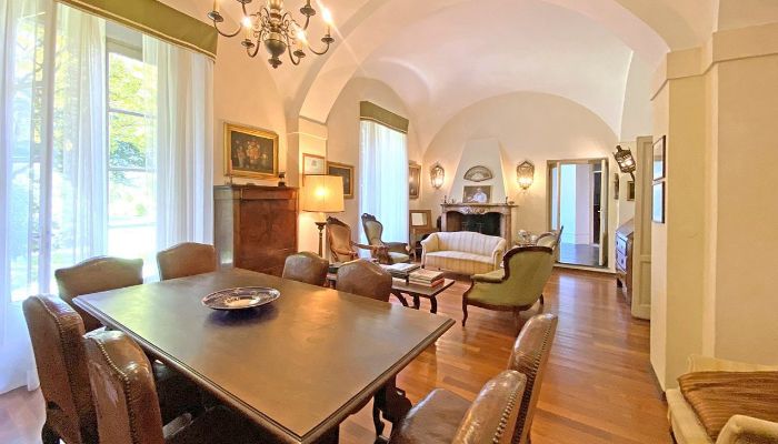 Historische Villa Verbano-Cusio-Ossola, Intra 5