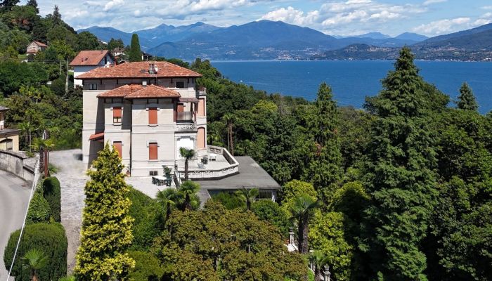 Historische Villla am Ufer des Lago Maggiore in Ghiffa