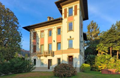 Historische Villa 28040 Lesa, Piemont