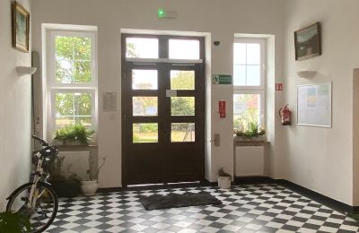 Apartment in historischem Gebäude kaufen Lubiechowo, Pałac w Lubiechowie, Westpommern, Hol wejściowy 