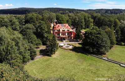 Charakterimmobilien, Kleines Jugendstil-Schloss in Südböhmen mit 8 Hektar Land