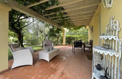 Historische Villa kaufen Marti, Toskana:  Terrasse