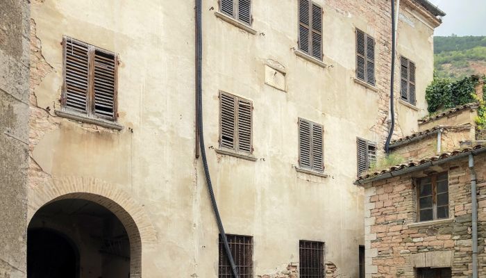 Stadtpalais kaufen Piobbico, Marken,  Italien