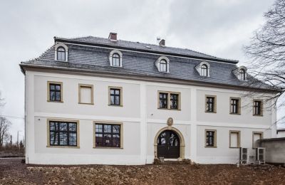 Charakterimmobilien, Spätbarockes Herrenhaus zwischen Jelenia Góra und Wałbrzych