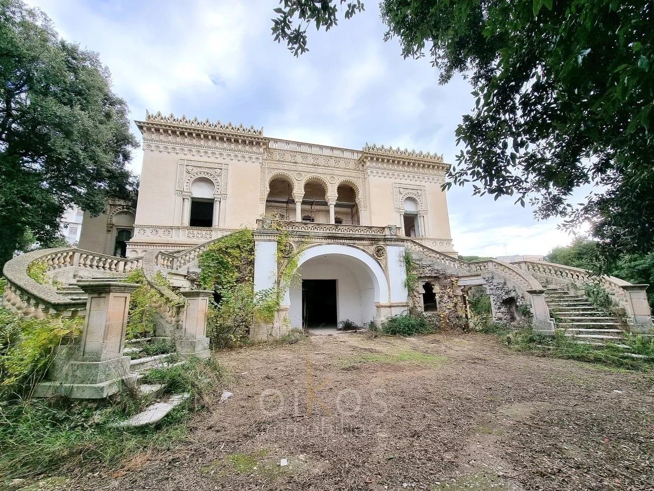 Fotos Prestigeträchtige historische Villa zum Verkauf in Lecce mit privatem Park