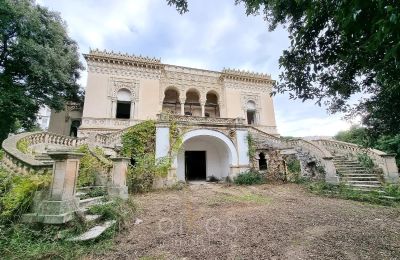 Charakterimmobilien, Prestigeträchtige historische Villa zum Verkauf in Lecce mit privatem Park