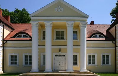 Schloss kaufen Radoszewnica, Schlesien:  Portikus