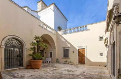 Charakterimmobilien, Historisches Stadthaus mit privatem Innenhof in Squinzano