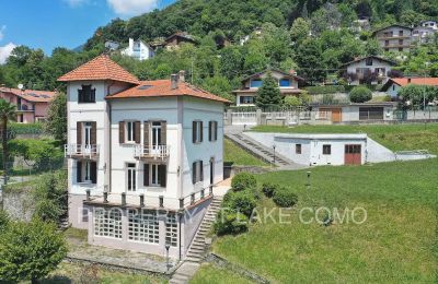 Historische Villa kaufen Dizzasco, Lombardei:  Seitenansicht