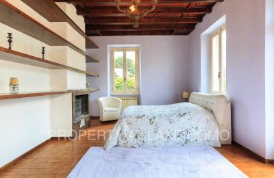 Historische Villa kaufen Dizzasco, Lombardei, Schlafzimmer