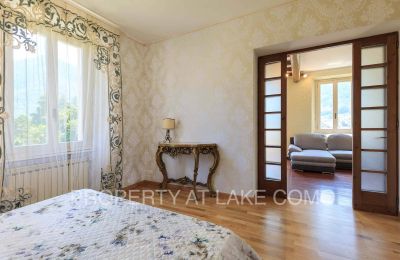 Historische Villa kaufen Dizzasco, Lombardei:  Schlafzimmer